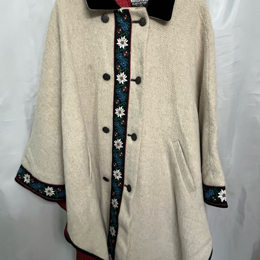Vintage Nohstadt & CO Klagenfurt Wool Cape